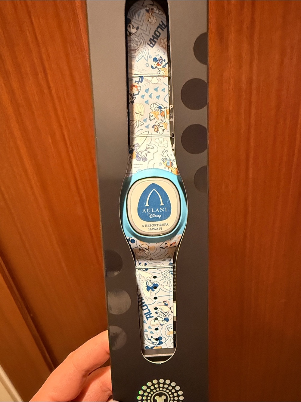 Aulani Exclusive Magic Band+ Blue and White Mickey and Friends Design
